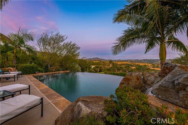 40468 Rock Mountain Drive, Fallbrook CA: https://media.crmls.org/medias/ed40dd8c-8844-40cf-85b9-9c95ef5a1614.jpg