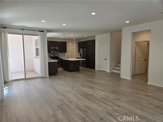 Detail Gallery Image 5 of 30 For 93 Henson, Irvine,  CA 92620 - 4 Beds | 3 Baths