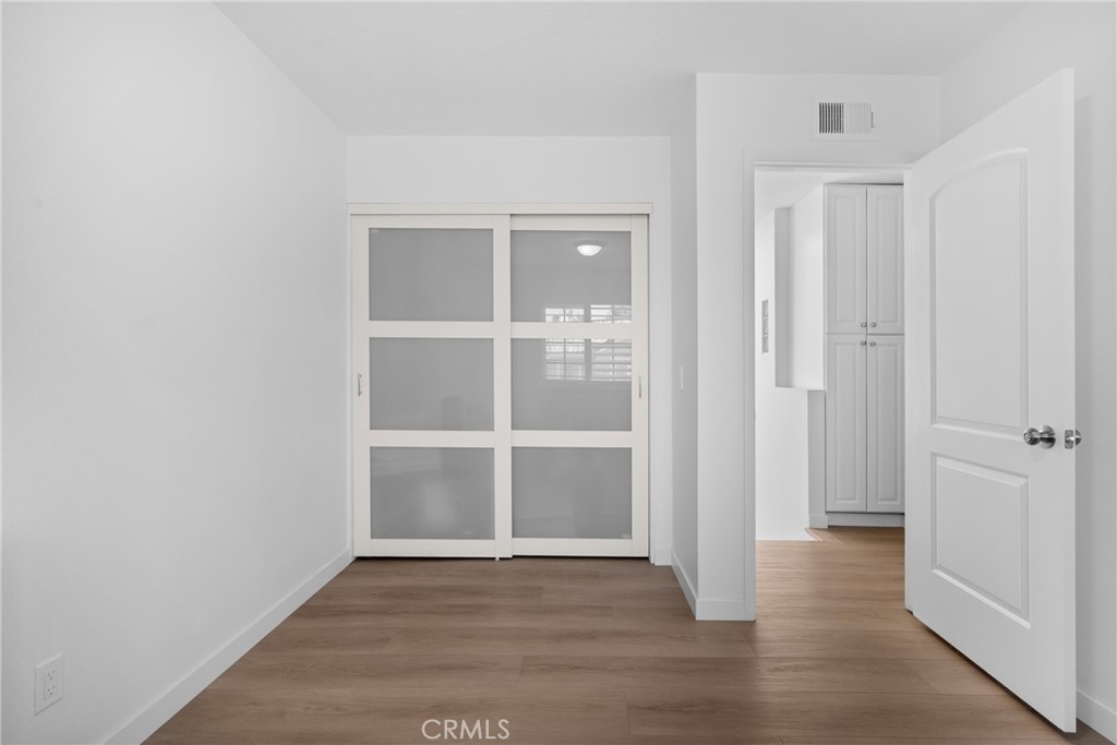 https://media.crmls.org/medias/ed412975-937a-4cb6-995d-19b122f03cfb.jpg?preset=X-Large