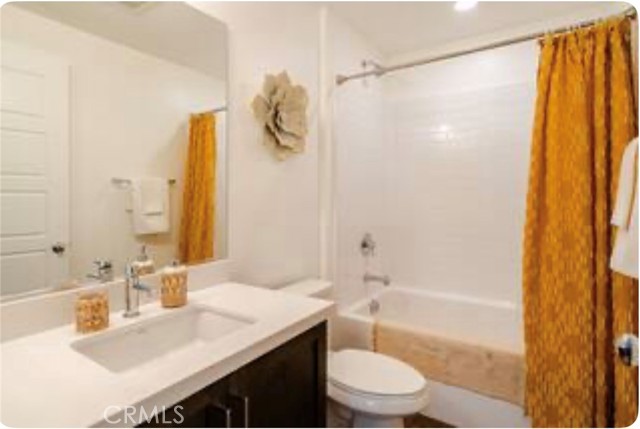 Detail Gallery Image 28 of 36 For 285 Dockside, San Pedro,  CA 90731 - 3 Beds | 3/1 Baths