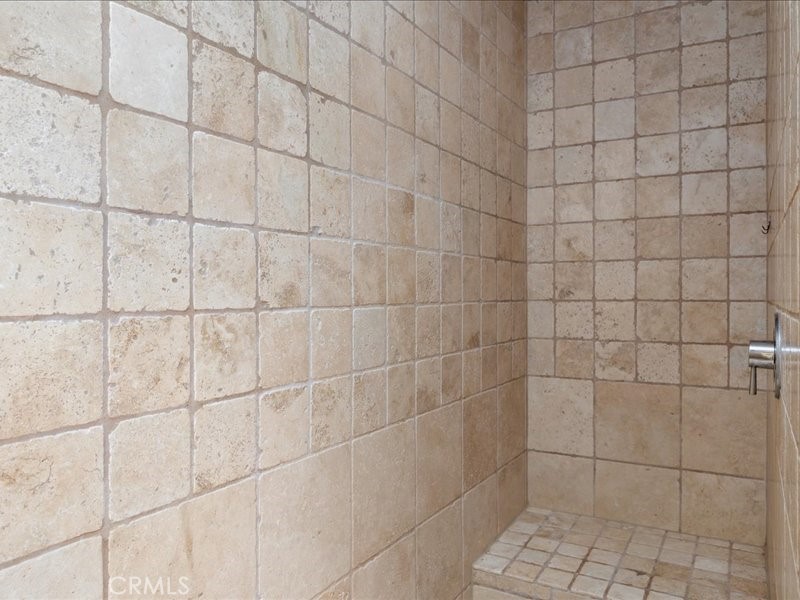 https://media.crmls.org/medias/ed438e4a-2533-4b68-bc19-268ee13cf7cc.jpg?preset=X-Large