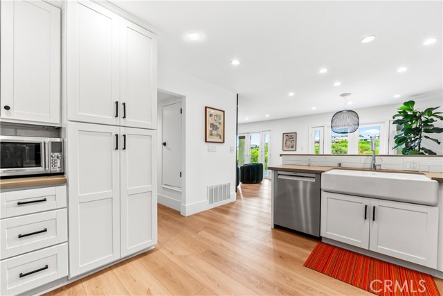 9 Jasmine Creek Dr, Corona del Mar CA: https://media.crmls.org/medias/ed43a40c-f8b7-4114-9177-d0df42cd69b1.jpg