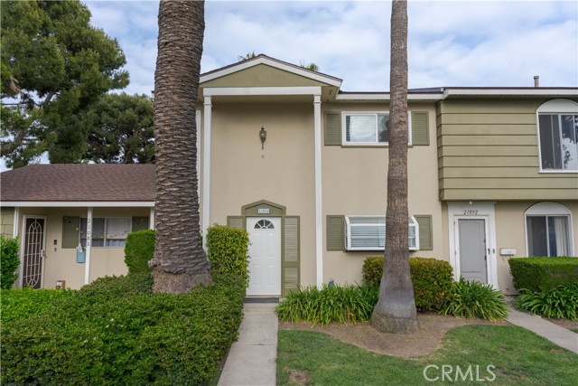 21086 Surfwood Ln, Huntington Beach, CA 92646