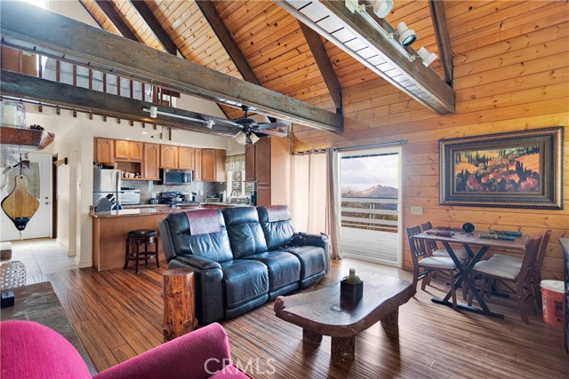 Detail Gallery Image 19 of 32 For 28935 Banff, Lake Arrowhead,  CA 92352 - 3 Beds | 1/1 Baths