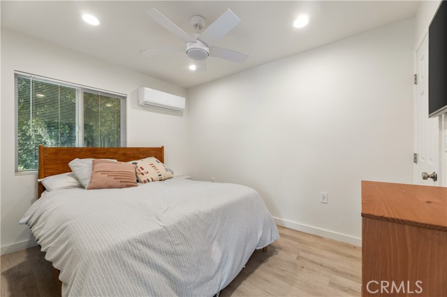 2818 S Holt Avenue, Los Angeles CA: https://media.crmls.org/medias/ed43edcc-d15b-44e9-9a63-fbe6a94edf1a.jpg