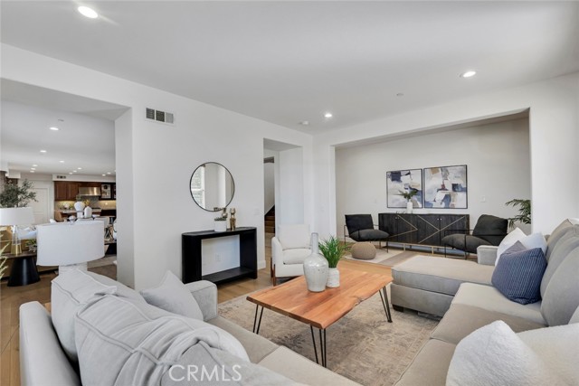 Detail Gallery Image 16 of 70 For 10641 Lost Trail Ave, Shadow Hills,  CA 91040 - 4 Beds | 3/1 Baths