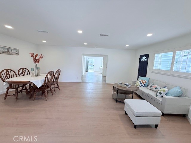 2690 Senasac Avenue, Long Beach CA: https://media.crmls.org/medias/ed445ad7-1e5f-4798-be8b-2e9aed311423.jpg