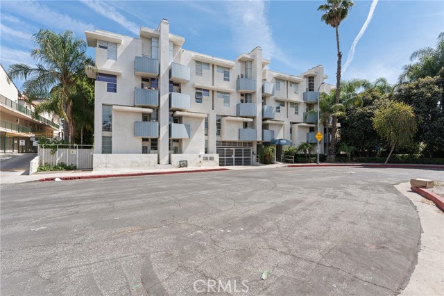 Detail Gallery Image 51 of 51 For 5350 White Oak #413,  Encino,  CA 91316 - 2 Beds | 2 Baths