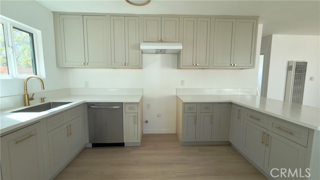 490 Palisade Street, Pasadena CA: https://media.crmls.org/medias/ed450a72-6997-4d5f-ad6a-e7287c3a436d.jpg