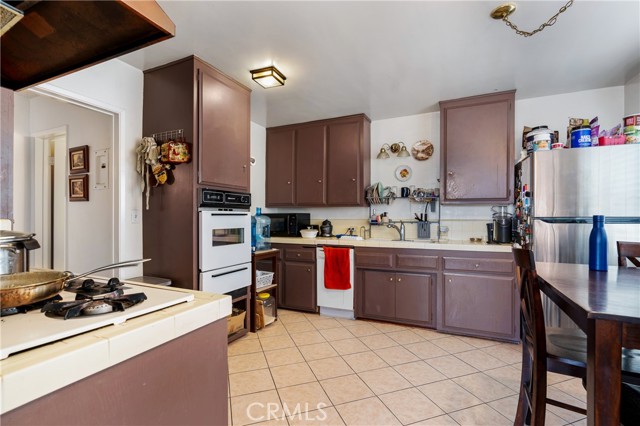 1900 Vanderbilt Lane, Redondo Beach CA: https://media.crmls.org/medias/ed45a27f-cc29-4d27-9672-61a33b997ae3.jpg