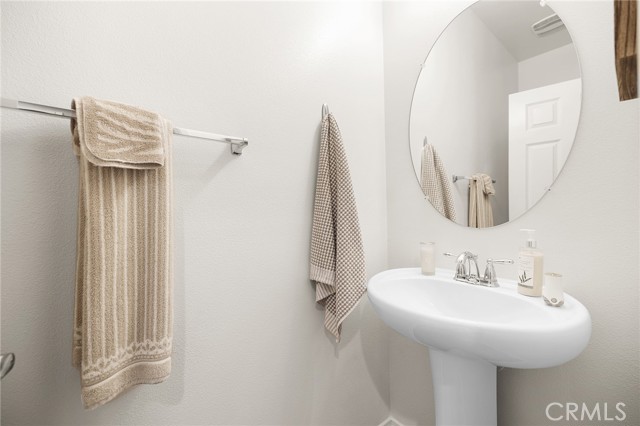 Detail Gallery Image 14 of 29 For 35366 White Camarillo Ln, Fallbrook,  CA 92028 - 3 Beds | 2/1 Baths