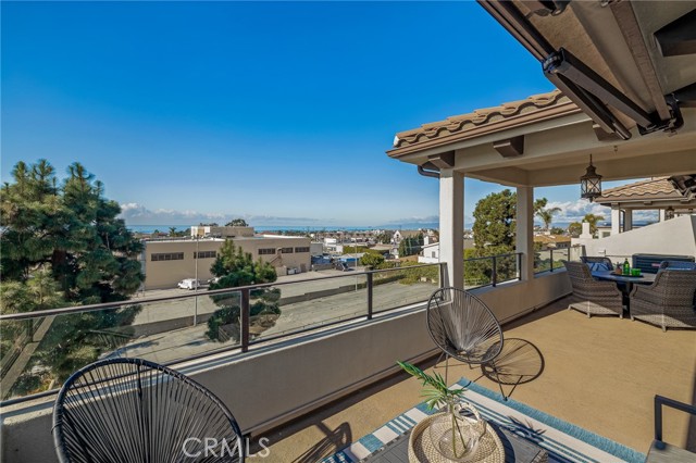 929 1st Street, Hermosa Beach, California 90254, 3 Bedrooms Bedrooms, ,2 BathroomsBathrooms,Residential,Sold,1st,SB22251718