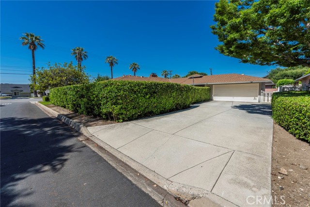 Image 27 of 38 For 883 Leadora Avenue
