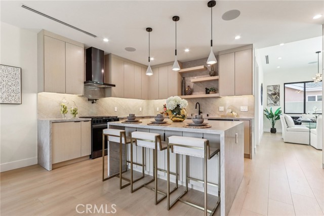 Detail Gallery Image 20 of 72 For 8006 Lloyd Ave, North Hollywood,  CA 91605 - 7 Beds | 6 Baths