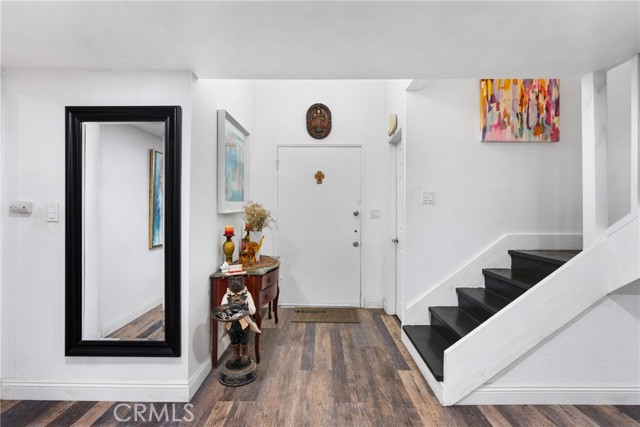 Detail Gallery Image 6 of 44 For 2011 W Katella, Anaheim,  CA 92804 - 4 Beds | 2 Baths