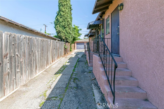 Detail Gallery Image 11 of 48 For 5025 Stratford Rd, Los Angeles,  CA 90042 - 2 Beds | 1 Baths