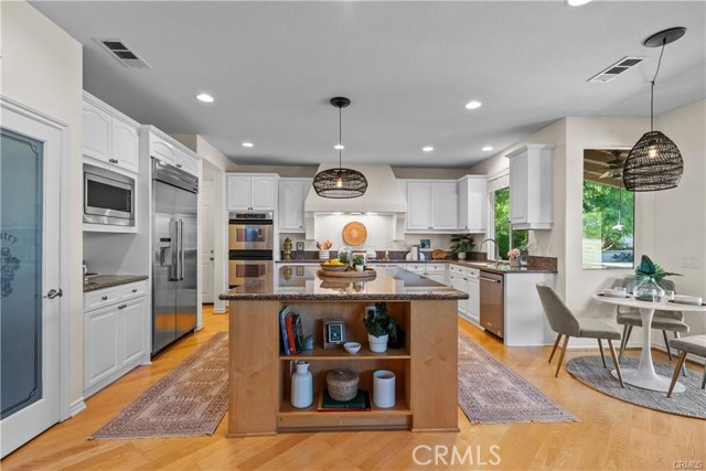 25865 Tulip Grove Street, Stevenson Ranch CA: https://media.crmls.org/medias/ed484ac7-3664-41ad-aadc-d786ede2016d.jpg
