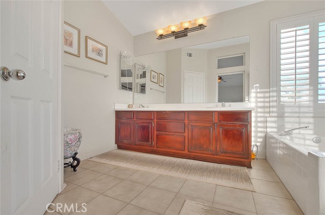 Detail Gallery Image 33 of 67 For 27641 Atlas Ln, Canyon Country,  CA 91351 - 4 Beds | 2/1 Baths