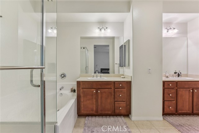 28519 Pietro Drive, Valencia CA: https://media.crmls.org/medias/ed4a5b3a-fa27-4799-a153-3aba05606d3d.jpg