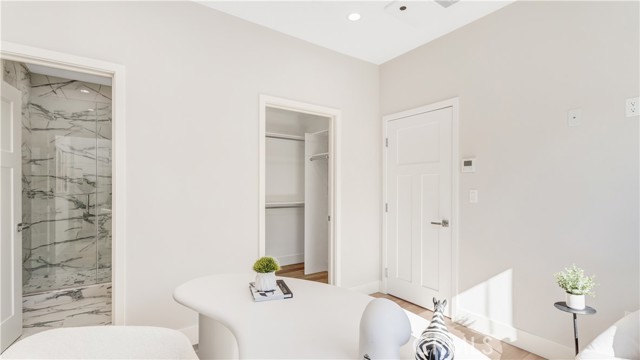 Image 11 of 41 For 1821 Westholmes Ave Avenue 1821