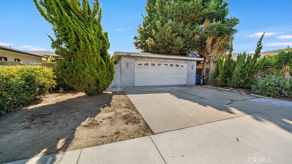 4222 W 156th