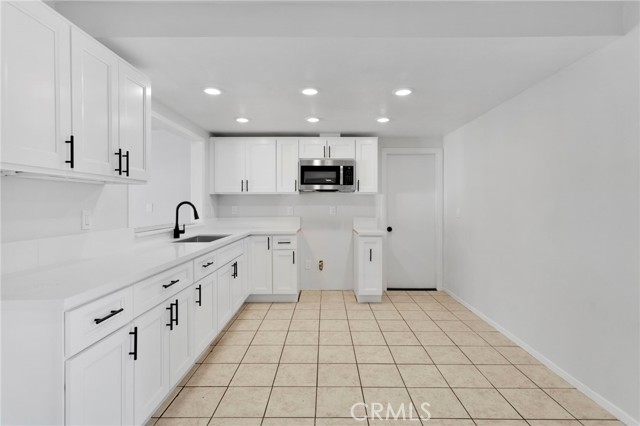 Detail Gallery Image 15 of 20 For 15970 Lindero, Victorville,  CA 92395 - 3 Beds | 2 Baths