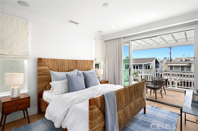 Detail Gallery Image 12 of 35 For 109 Onyx Ave, Newport Beach,  CA 92662 - 3 Beds | 4/1 Baths
