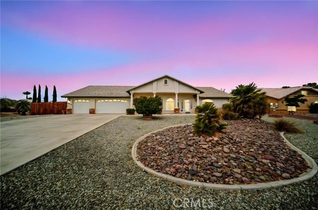 12710 Yorkshire Drive, Apple Valley CA: https://media.crmls.org/medias/ed4d8089-fea5-4dde-bdb3-72aaaba00f7a.jpg