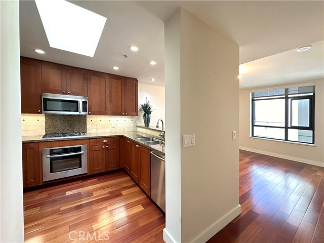 700 E Street, San Diego, California 92101, 1 Bedroom Bedrooms, ,2 BathroomsBathrooms,Residential,For Sale,E Street,OC24112082