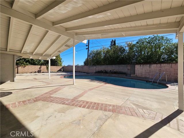 Detail Gallery Image 12 of 37 For 17530 Tuba St, Northridge,  CA 91325 - 4 Beds | 2/1 Baths