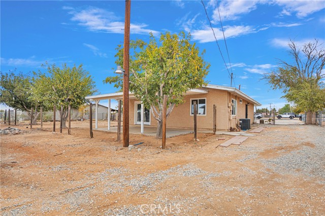 Detail Gallery Image 23 of 40 For 10590 Navajo Rd, Apple Valley,  CA 92308 - 3 Beds | 2 Baths