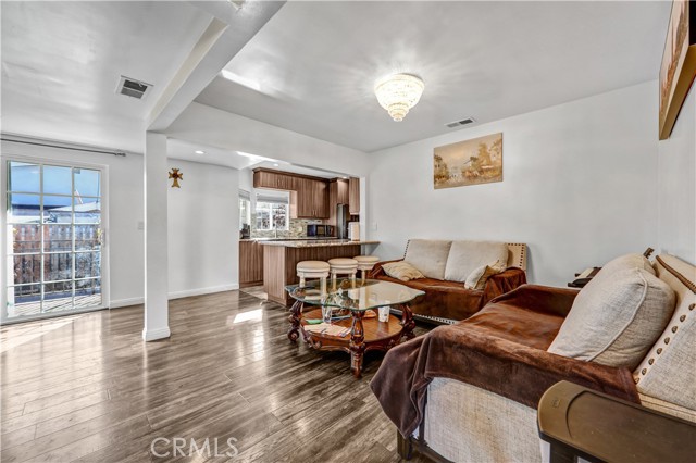 Detail Gallery Image 10 of 22 For 1220 Richard, Glendale,  CA 91206 - 2 Beds | 2 Baths