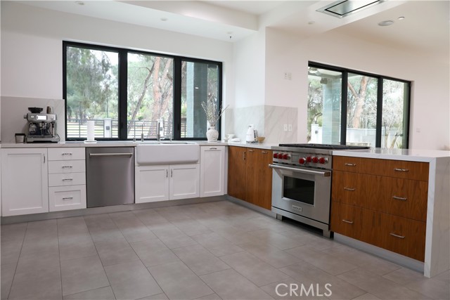 Detail Gallery Image 46 of 61 For 12664 Mclennan, Granada Hills,  CA 91344 - 5 Beds | 6 Baths