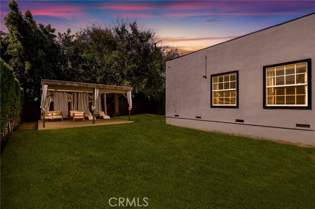 543 N Gardner Street, Los Angeles CA: https://media.crmls.org/medias/ed4f1673-1915-40f8-8067-93d3df2af959.jpg