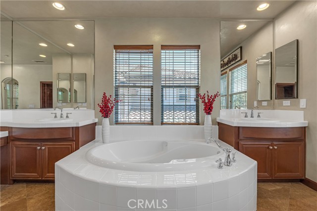 780 W Aster Place, Santa Ana CA: https://media.crmls.org/medias/ed4f685a-a0ea-4d64-b097-cae73a34884e.jpg