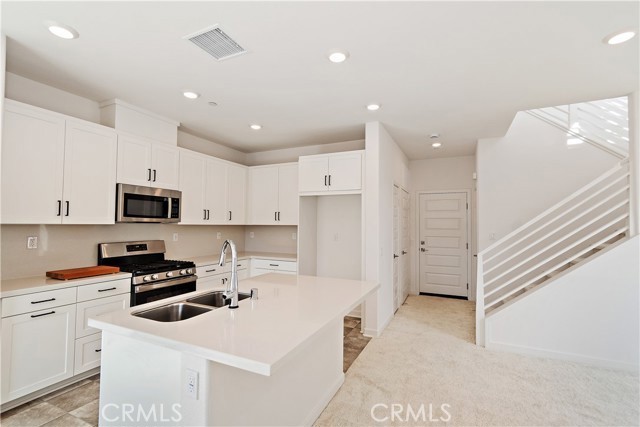 Detail Gallery Image 13 of 34 For 3962 Lavine Way #111,  Corona,  CA 92883 - 3 Beds | 2/1 Baths