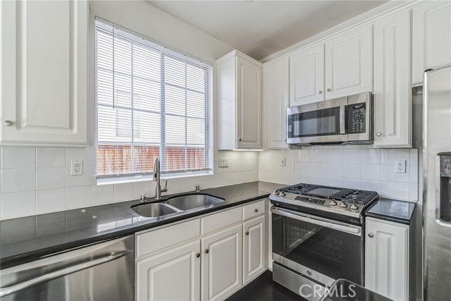 Detail Gallery Image 14 of 34 For 38722 Chimaera Cir, Fremont,  CA 94536 - 5 Beds | 3 Baths