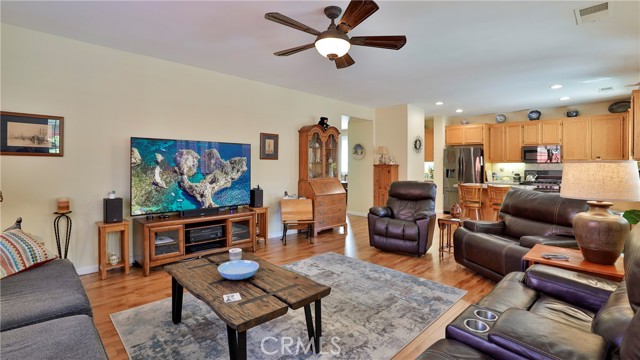 Detail Gallery Image 12 of 55 For 215 Furyk Way, Hemet,  CA 92545 - 2 Beds | 2 Baths