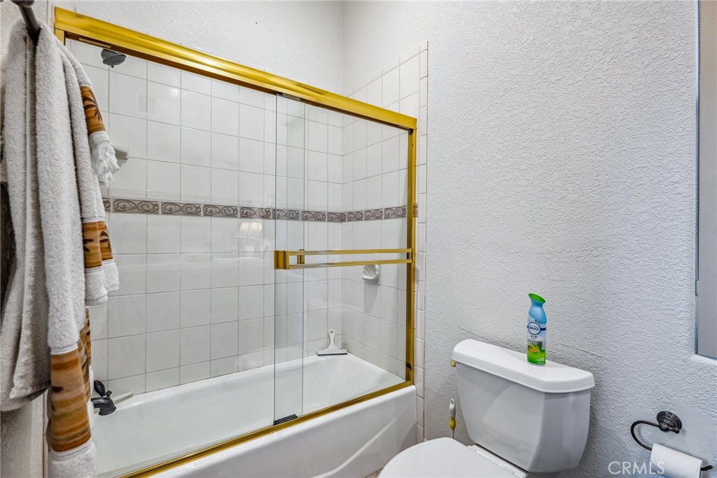 https://media.crmls.org/medias/ed512a6f-cc0a-41f2-ae93-752adcab6308.jpg?preset=X-Large