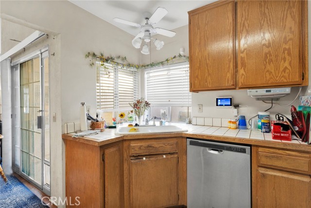 Detail Gallery Image 12 of 29 For 15837 Sandalwood, Victorville,  CA 92395 - 2 Beds | 2 Baths