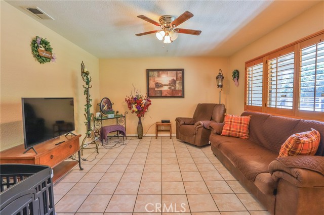 Detail Gallery Image 11 of 62 For 11169 66th St, Jurupa Valley,  CA 91752 - 3 Beds | 2 Baths