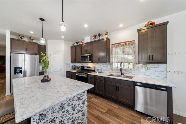 Detail Gallery Image 6 of 41 For 2205 W Acacia Ave #163,  Hemet,  CA 92545 - 3 Beds | 2 Baths