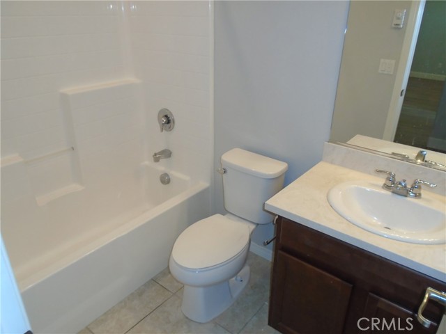 4081 Chamomile Court, San Bernardino CA: https://media.crmls.org/medias/ed51f390-bc56-429b-8487-a4736b50aa31.jpg