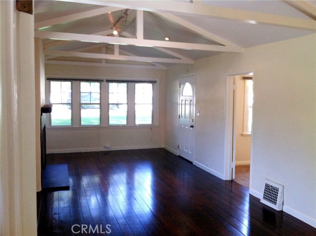 Detail Gallery Image 19 of 30 For 2123 Crescent, Montrose,  CA 91020 - 3 Beds | 2 Baths