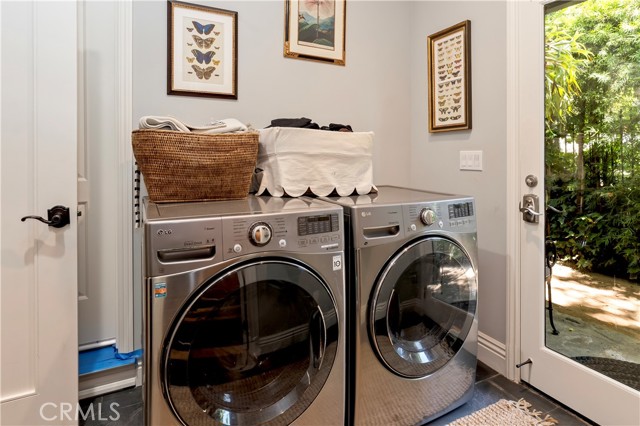 302 W Carter Avenue, Sierra Madre CA: https://media.crmls.org/medias/ed53cfc2-e3ae-44a5-81e5-73e03d5cdcee.jpg