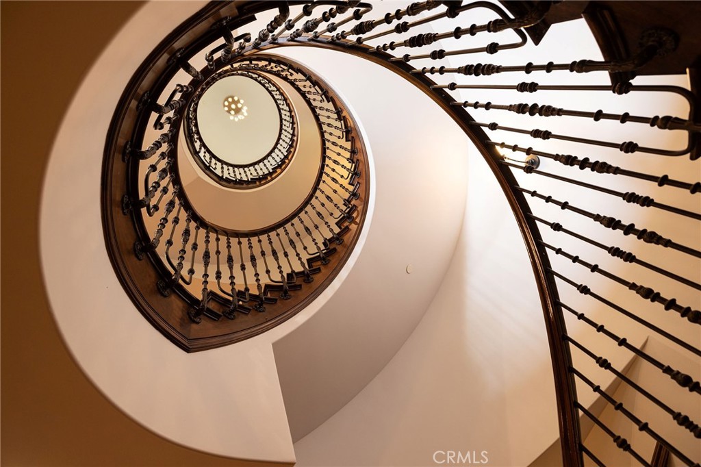 https://media.crmls.org/medias/ed541429-412e-41c0-ab4a-b411cdd369ab.jpg?preset=X-Large