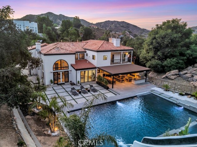 176 Saddlebow Road, Bell Canyon CA: https://media.crmls.org/medias/ed543cc5-38c2-4b05-b8bb-ba6fe5ac85f6.jpg