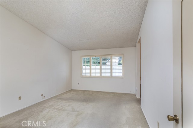 Detail Gallery Image 15 of 39 For 6849 Whitaker Ave, Lake Balboa,  CA 91406 - 3 Beds | 2 Baths