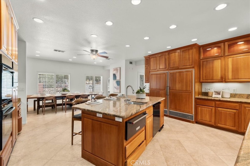 https://media.crmls.org/medias/ed549799-24f4-4076-b0ce-216acf139e81.jpg?preset=X-Large
