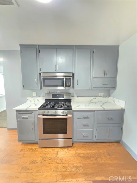 Detail Gallery Image 4 of 13 For 45114 16th, Lancaster,  CA 93534 - 3 Beds | 2 Baths